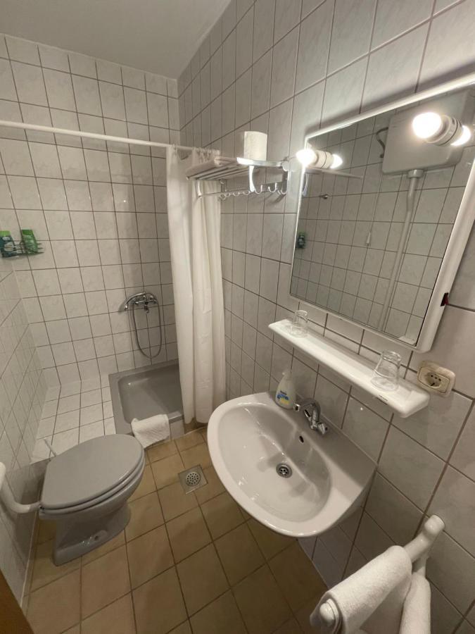 Hard Rock Rooms For Two Ливно Экстерьер фото