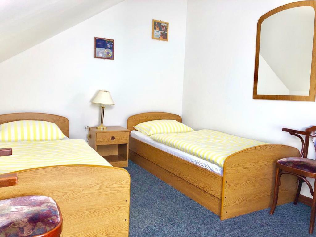 Hard Rock Rooms For Two Ливно Экстерьер фото