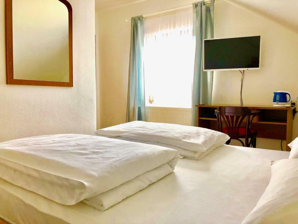Hard Rock Rooms For Two Ливно Экстерьер фото
